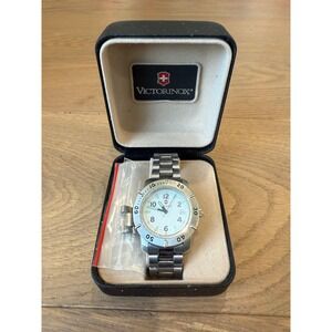 Victorinox Swiss Made Stainless Steel Men's Watch Water Resistant 330 Feet